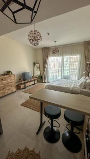 Stylish studio, center area, close to Burj Khalifa